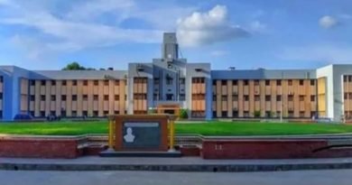পরিচালকে