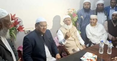 সংবাদ সম্মেলনে